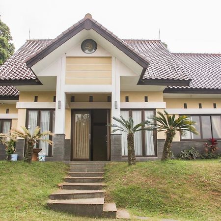 Aldeoz Villa Ciater Sarireja Экстерьер фото