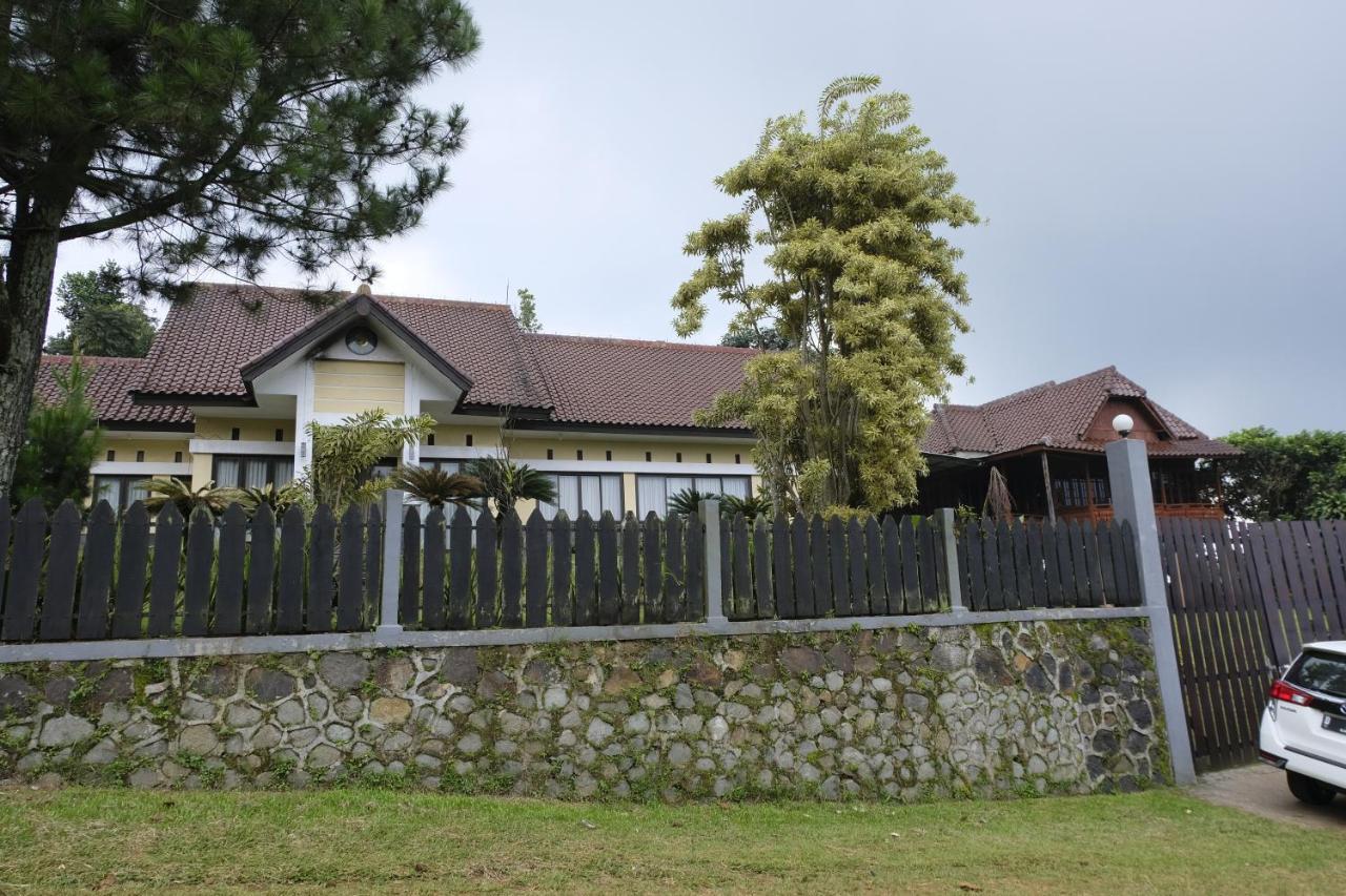 Aldeoz Villa Ciater Sarireja Экстерьер фото