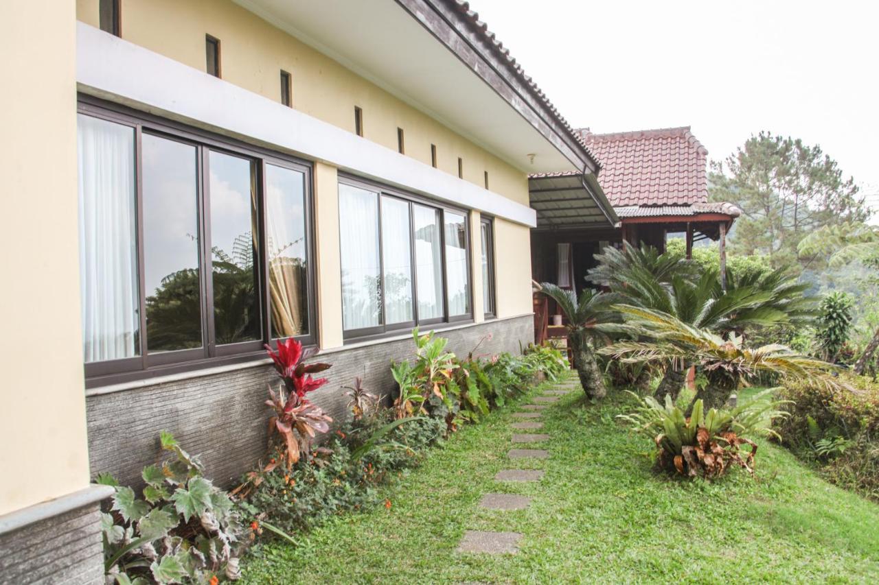 Aldeoz Villa Ciater Sarireja Экстерьер фото